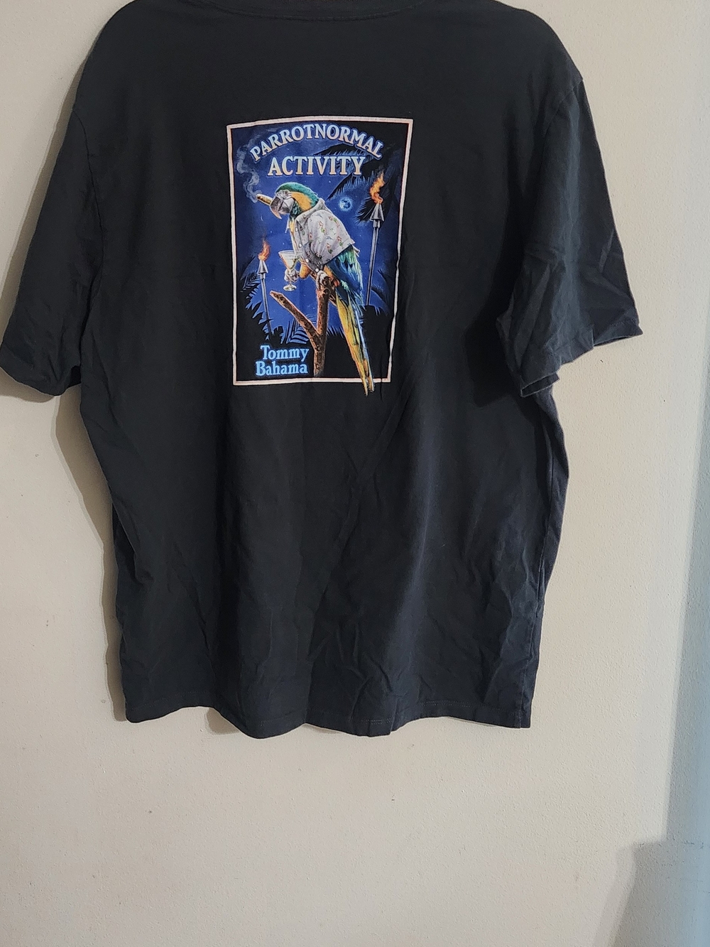 Tommy Bahama Men’s Black Short-Sleeve Tee - Picture 4 of 5